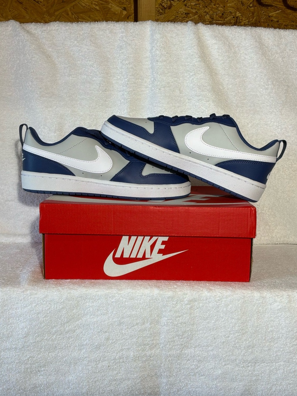 89. Nike Court Borough Low 2 size 7 y or 8 women